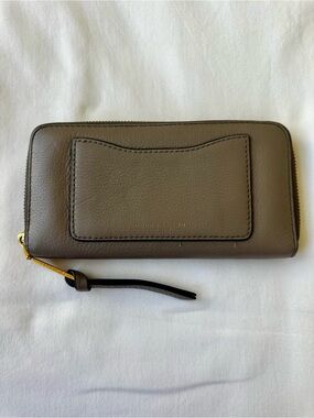 Marc Jacobs Gray Pebbled Leather Zip Around Wallet Organizer Continental Gold